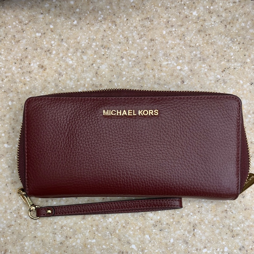 Michael Kors Jet Set Large Wristlet in Merlot